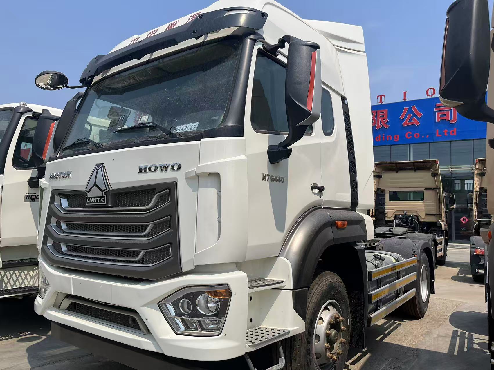 მეორადი Sinotruk Howo NX Hohan 4x2 ტრაქტორი