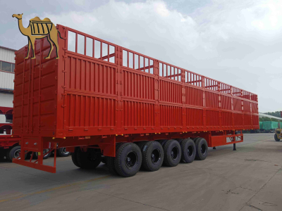 Remolque de carga de cerca