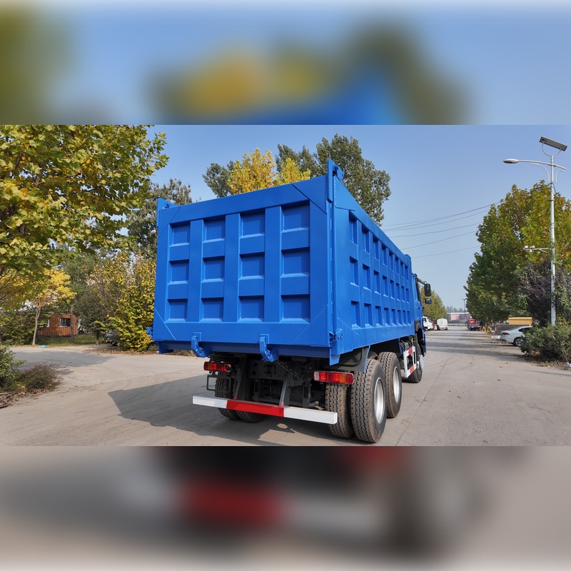 شاحنة قلابة ساينوتروك هاو 6×4 مستعملة