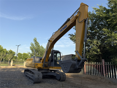 حفار XCMG XE215D مستعمل للبيع