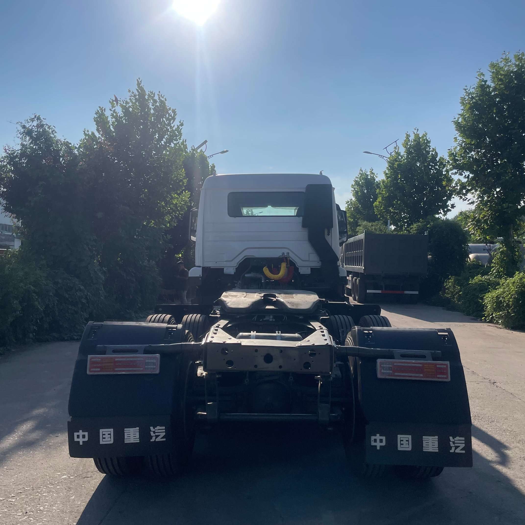 Camión tractor Sinotruk Howo NX 6x4 usado