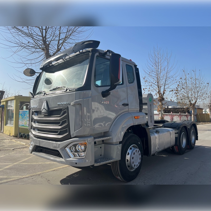 شاحنة جرار ذات 10 إطارات