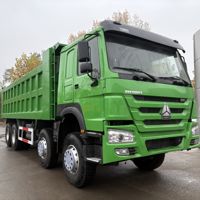 تستخدم شاحنة قلابة 8x4