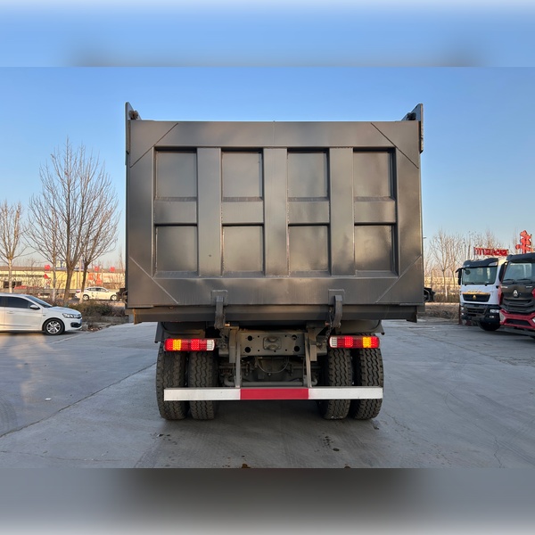 شاحنة قلابة HOWO NX 6×4