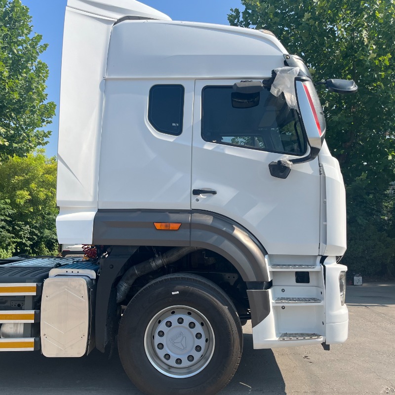 Hohan 4x2 Tractor Truck.jpg Hohan 4x2 Tractor Truck.jpg