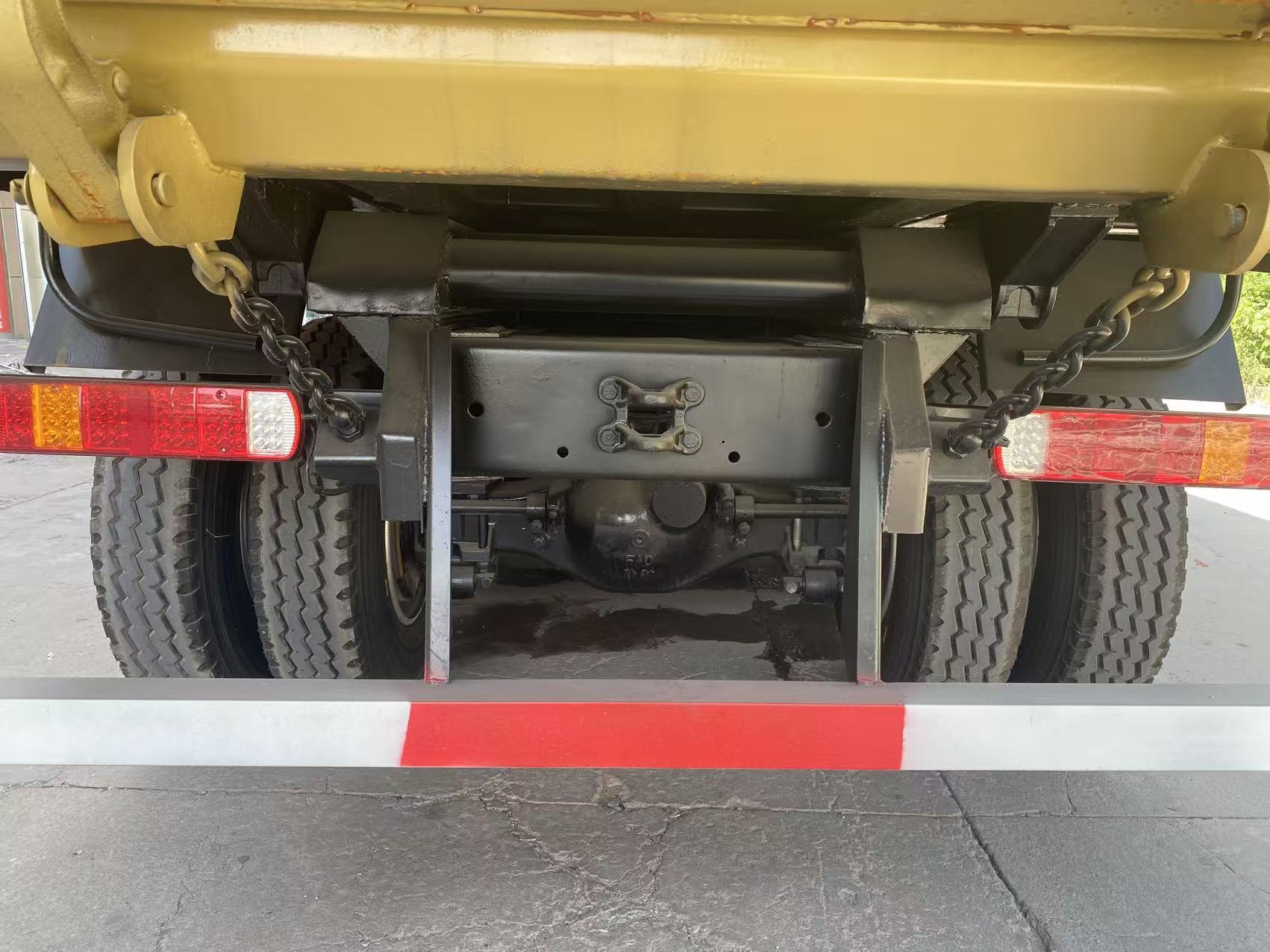 SHACMAN 8x4 Yük Maşını