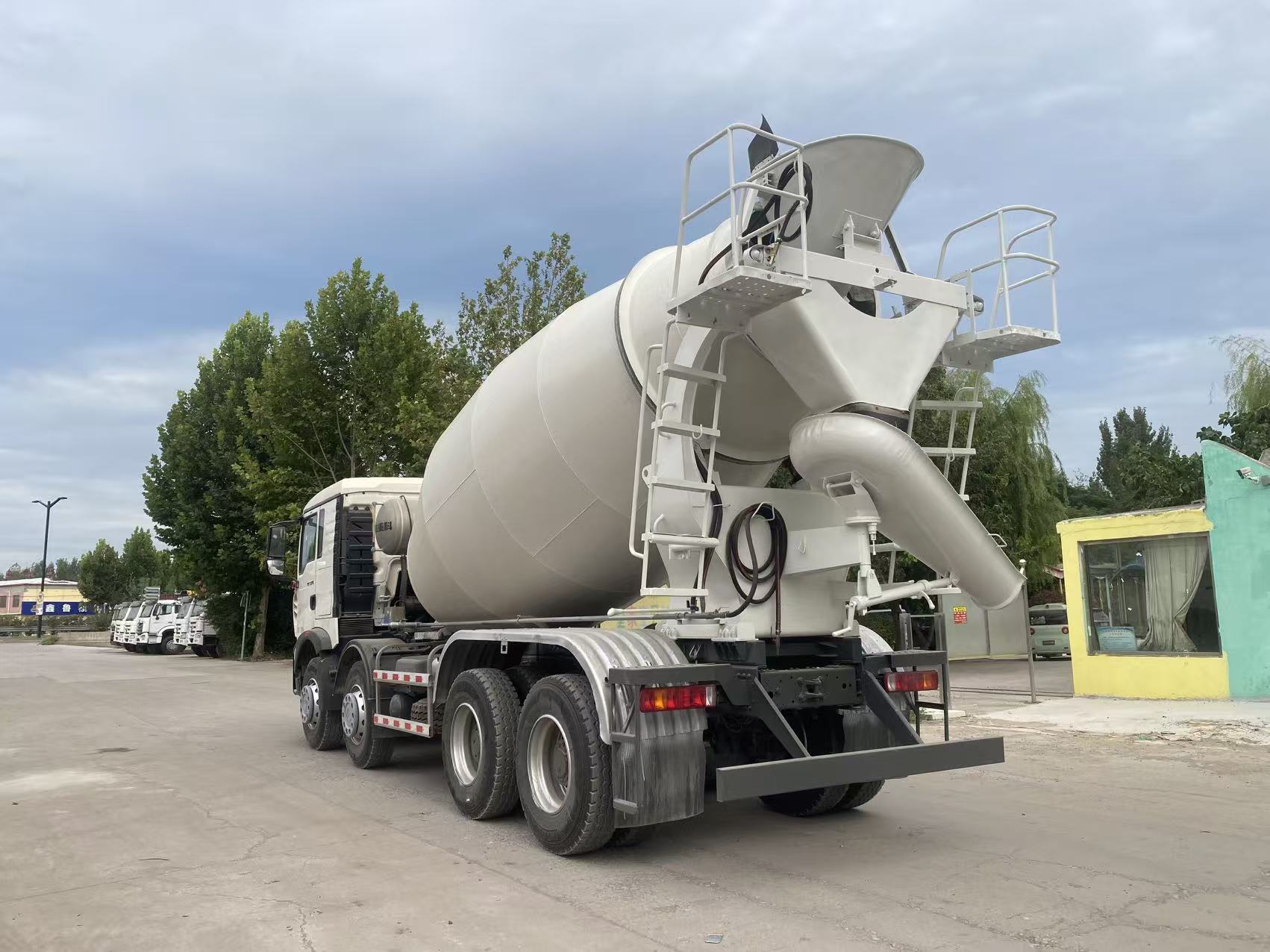 Howo TX Beton Qarışdırıcı Yük Maşını