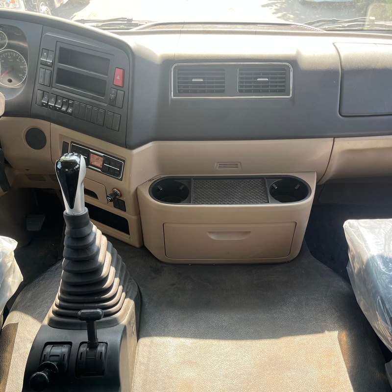 Б/у самосвал Howo 10 с шинами