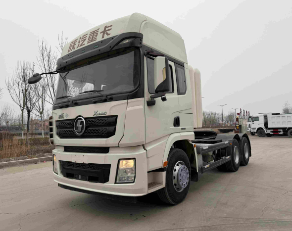 Camion tracteur Shacman X3000 au GNC