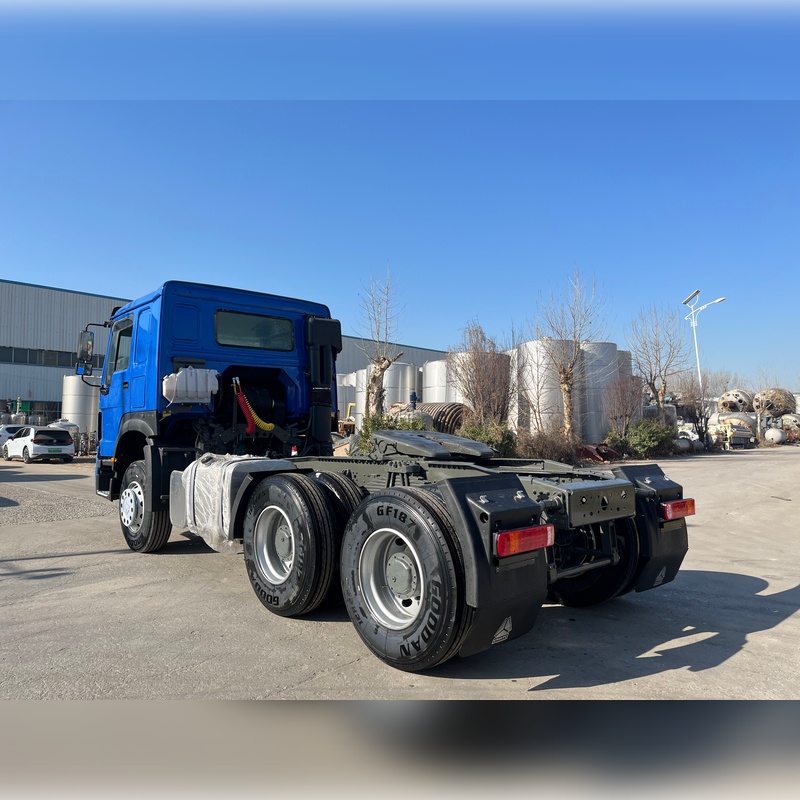 تستخدم شاحنة جرار Sinotruk 6x4