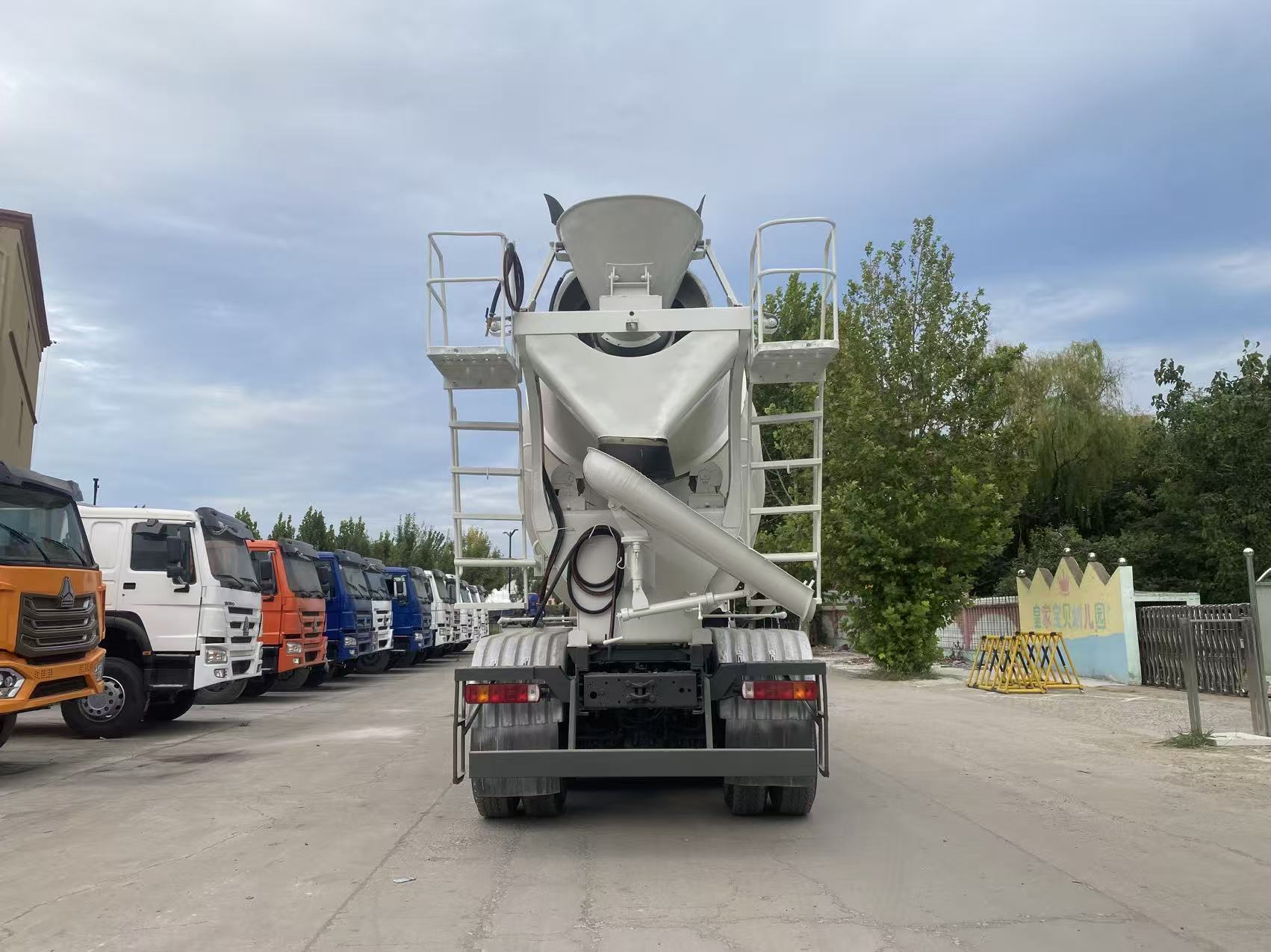 Howo TX Beton Qarışdırıcı Yük Maşını