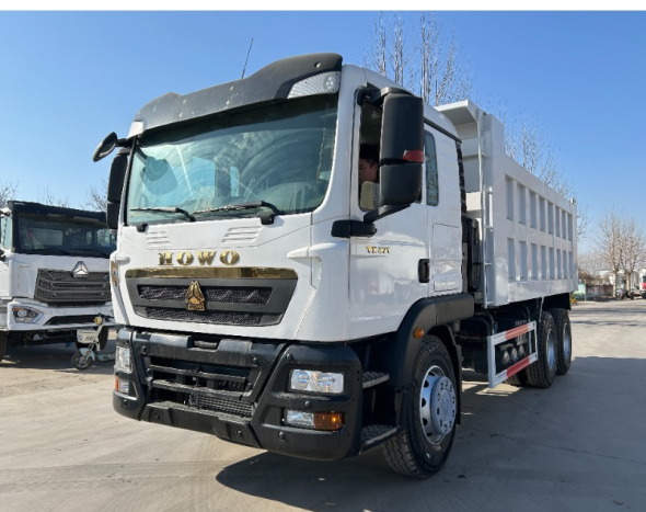 Camion-benne d'occasion HOWO TX