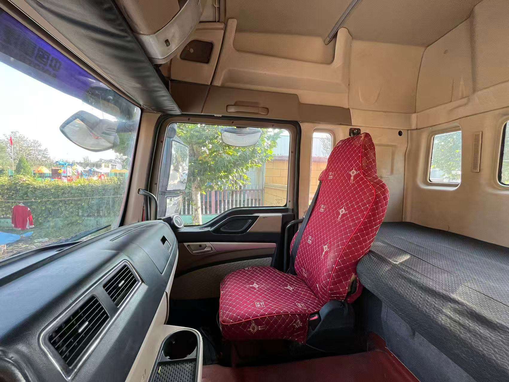 Camión tractor HOWO TX 6x4