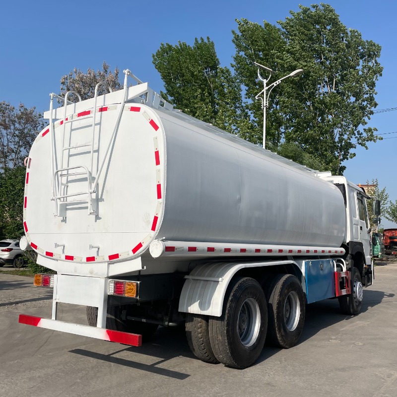 Использованный грузовик-цистерна Howo