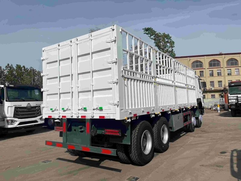 Camião de carga HOWO 371/375