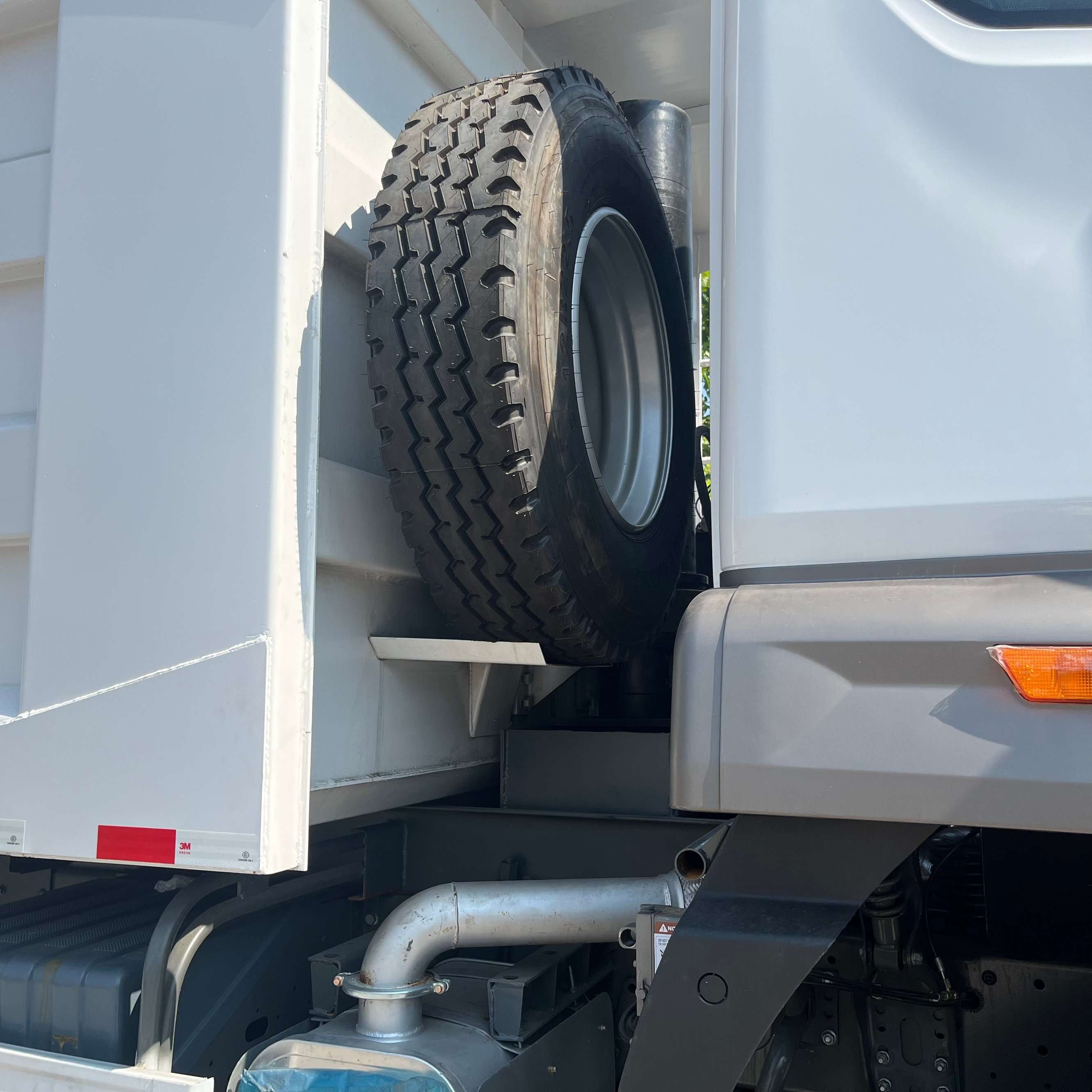 Camião basculante hohan 6x4