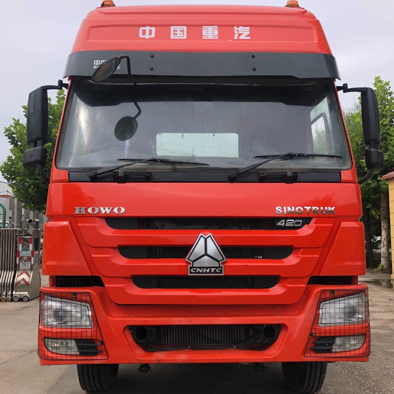 Тягач Howo с высокой крышей