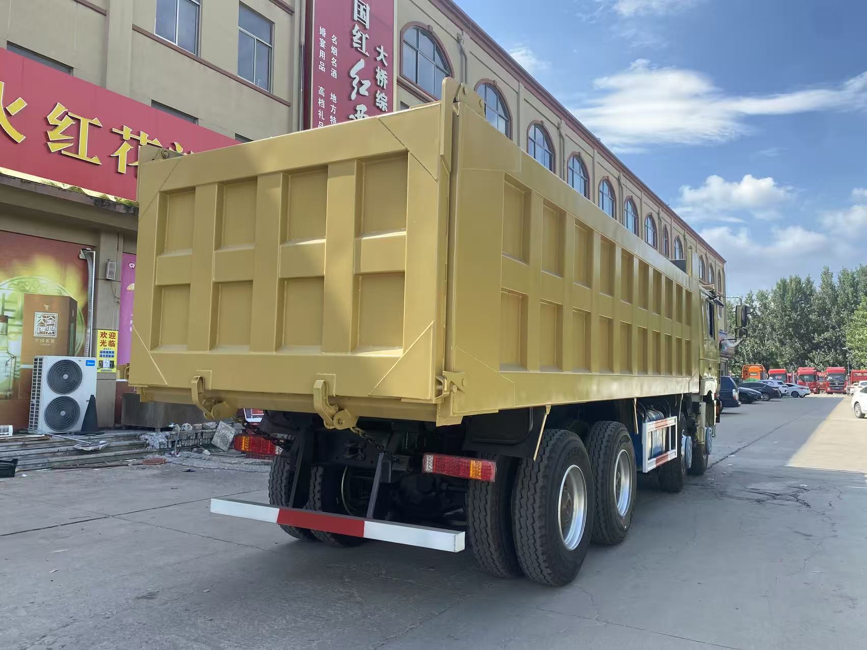 SHACMAN 8x4 Yük Maşını