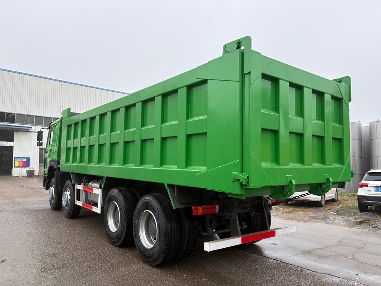 camion benne basculante howo 12 roues
