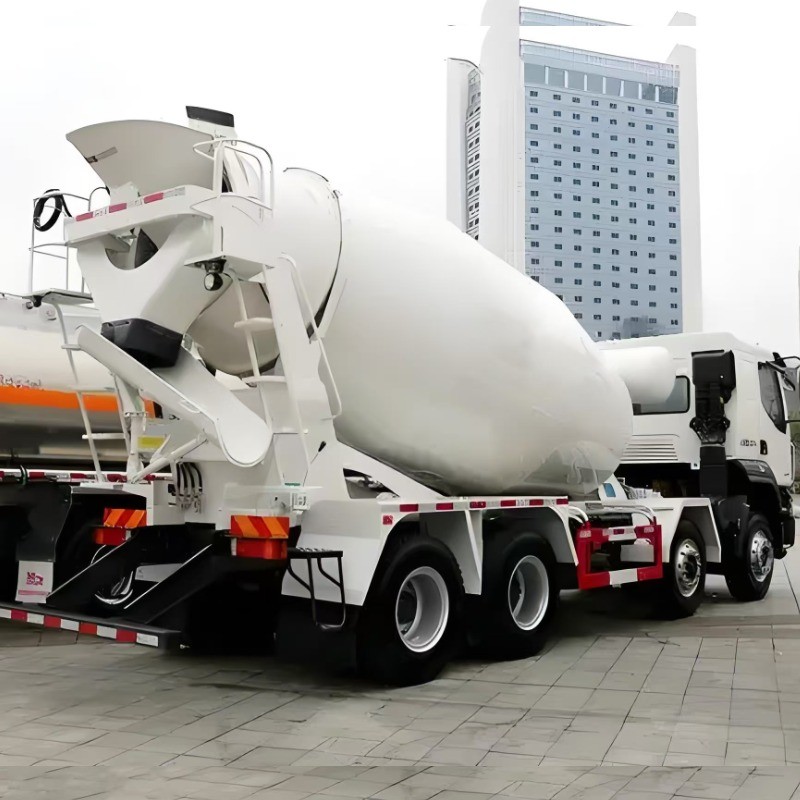 شاحنة خلط أسمنت HOWO مستعملة