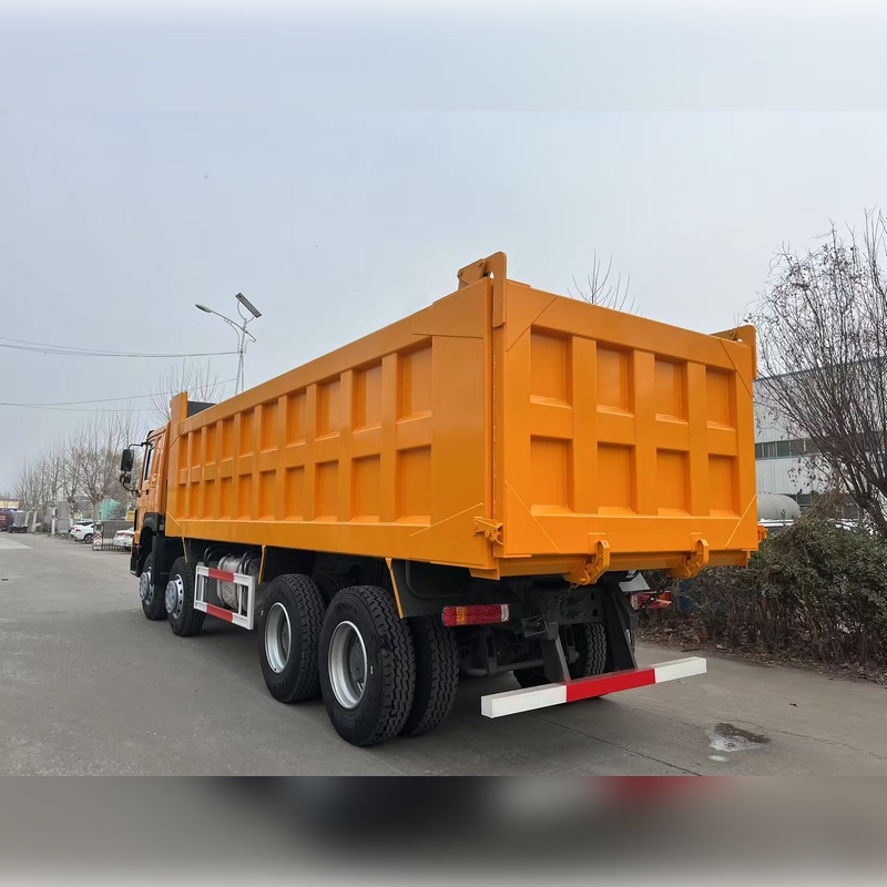 شاحنة هاو قلابة مستعملة ذات 12 عجلة