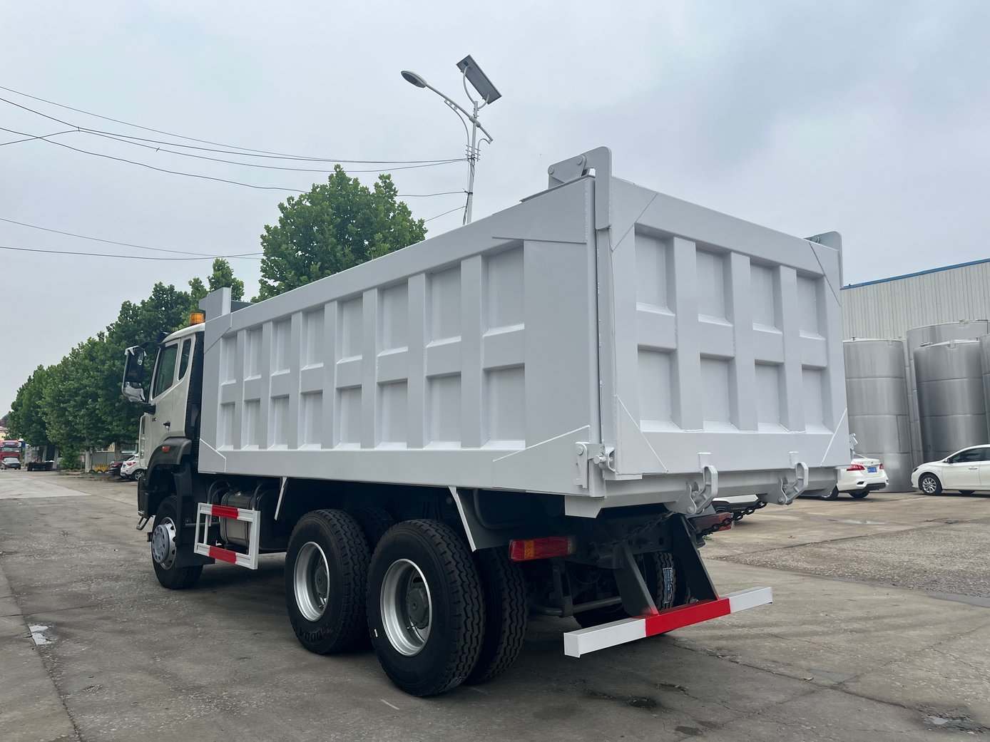 camião basculante howo nx 6x4