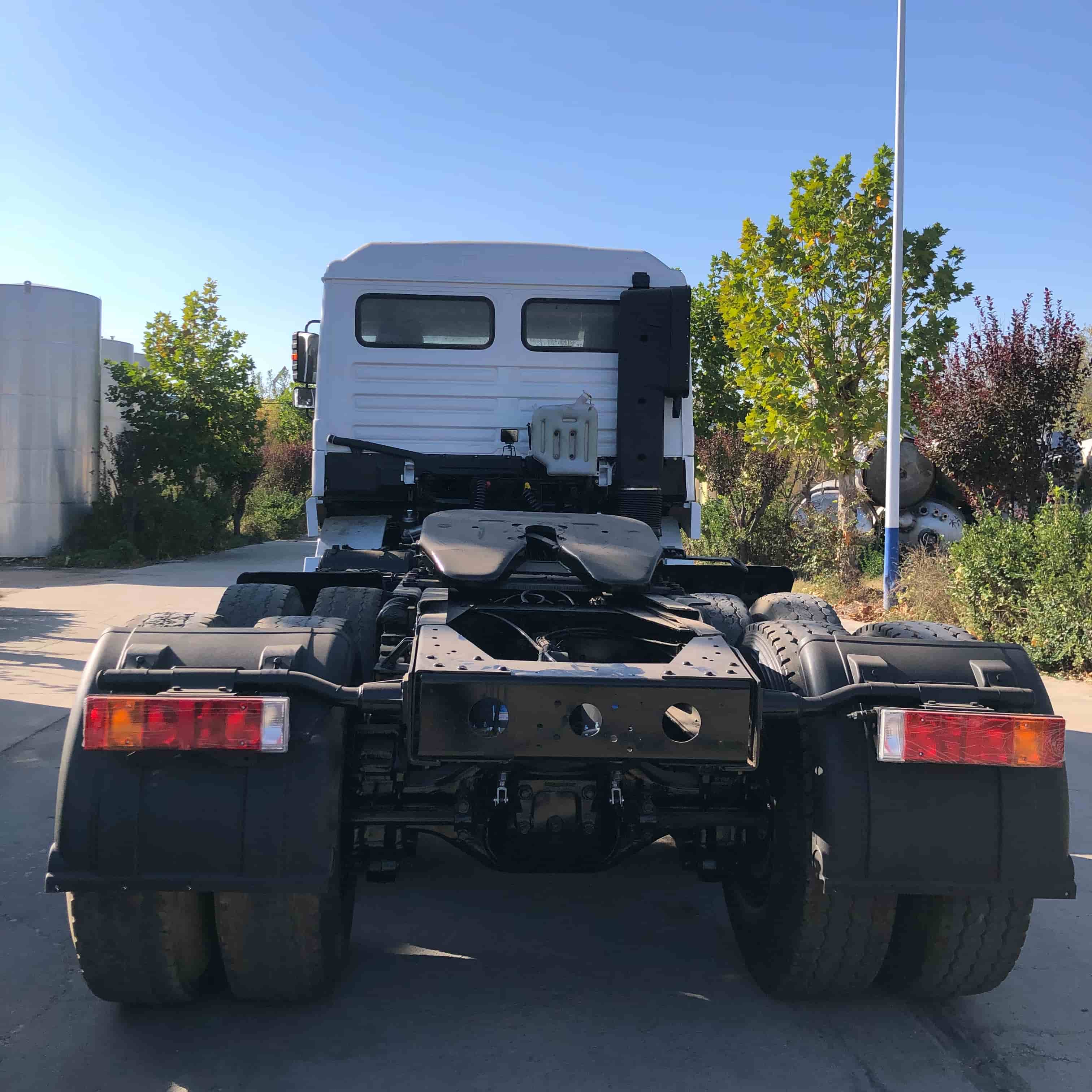 شاحنة جرار شكمان F3000