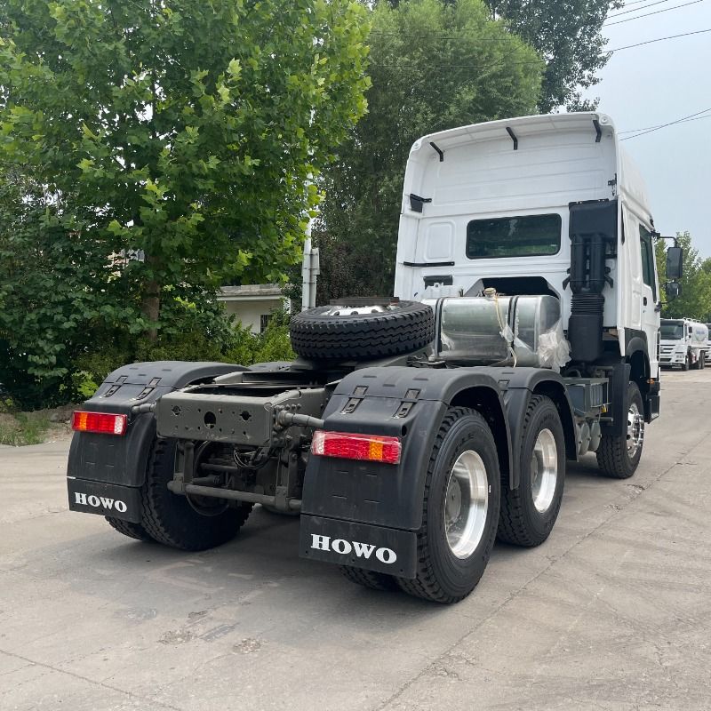 Sinotruk 6x4 High Roof Tractor Truck