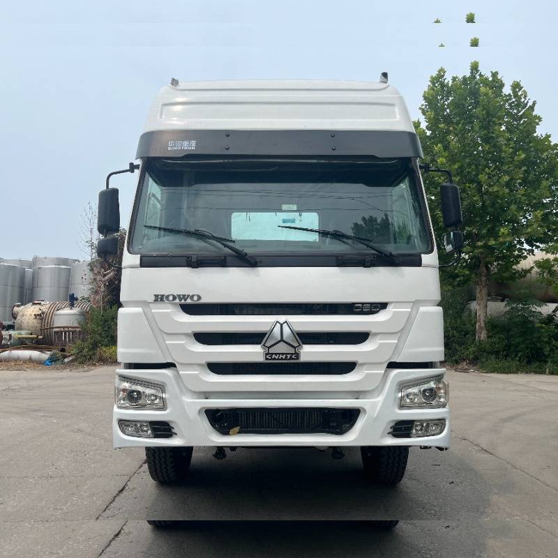 Sinotruk 6x4 High Roof Tractor Truck