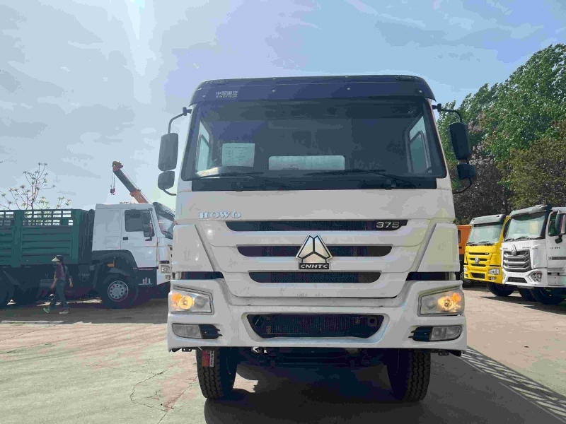 Camião de carga HOWO 371/375