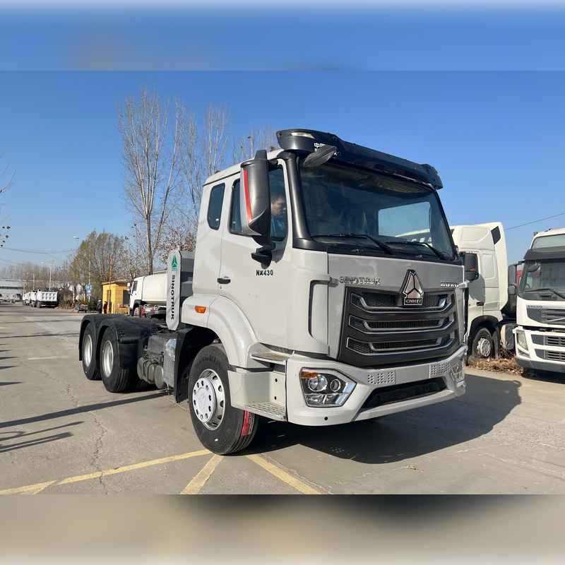 شاحنة جرار HOWO N7 مستعملة.jpg