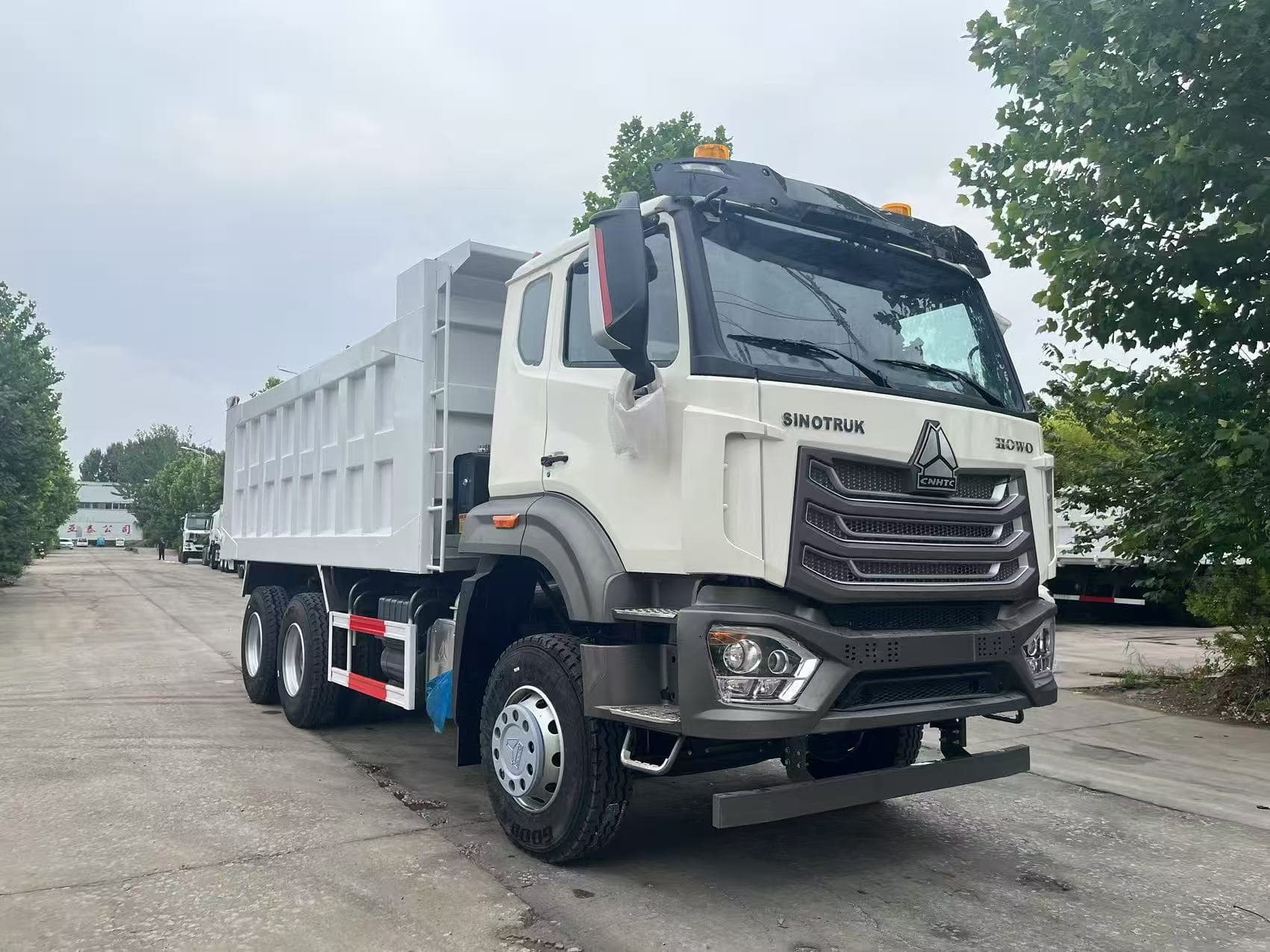 Camião basculante Sinotruk Howo NX 6x4 30-40T