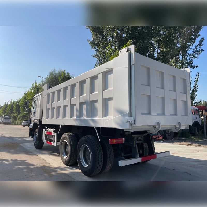 Самосвал Sinotruck