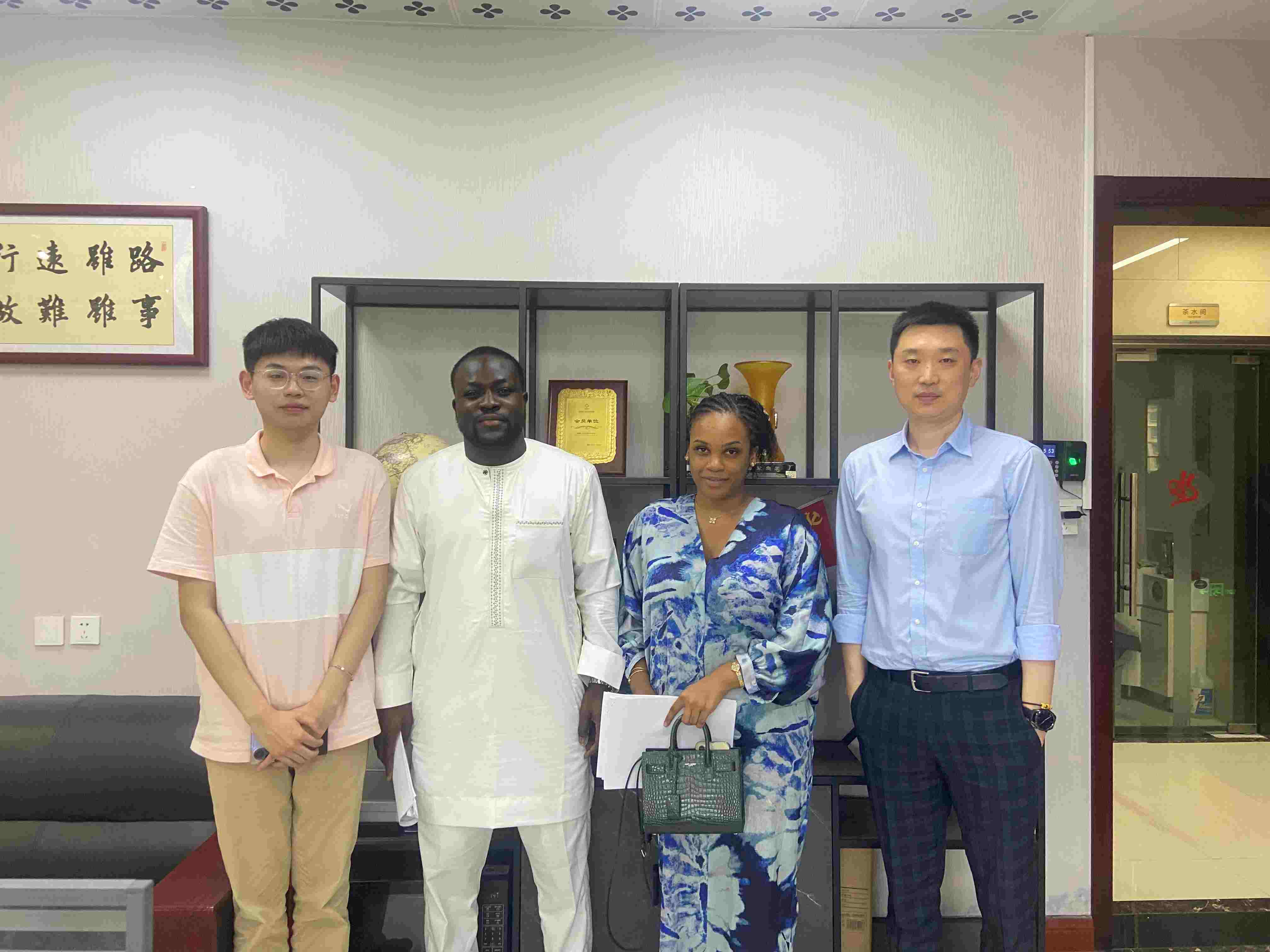 1745461156955891.jpg 1745461156955891.jpg