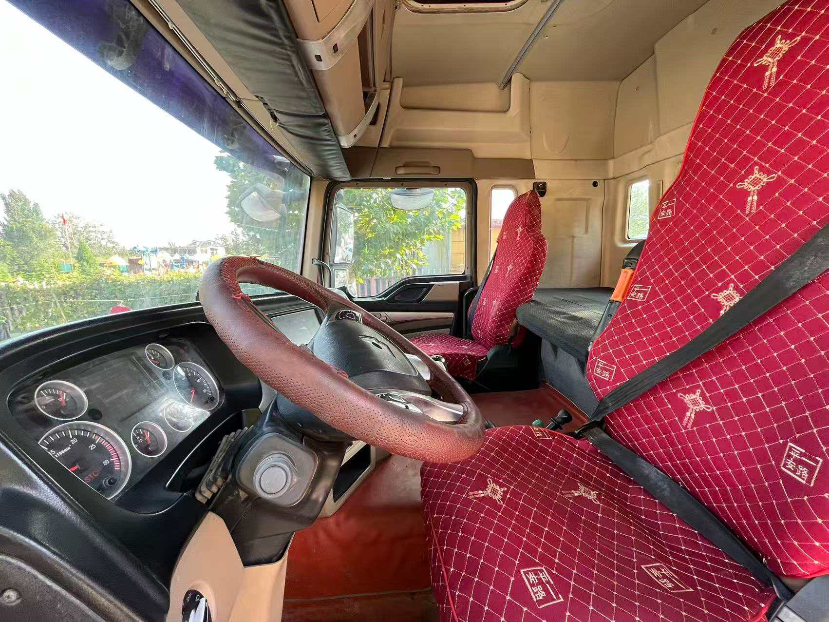 Camión tractor HOWO TX 6x4 reacondicionado