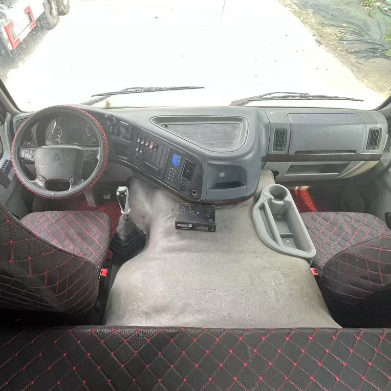 İstifadə olunmuş Howo 10 Təkər Yük Maşının Başlığı