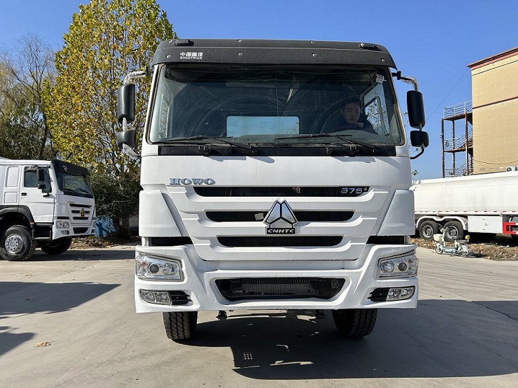 10 Təkərli Traktor Sinotruk Howo