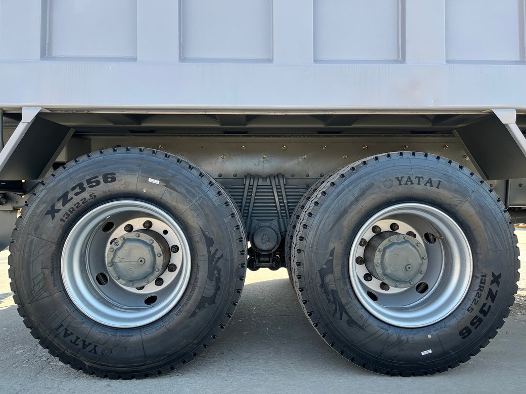 Camion 12 roues remis à neuf