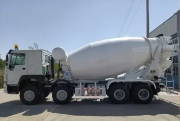 HOWO 8X4 Mixer Truck