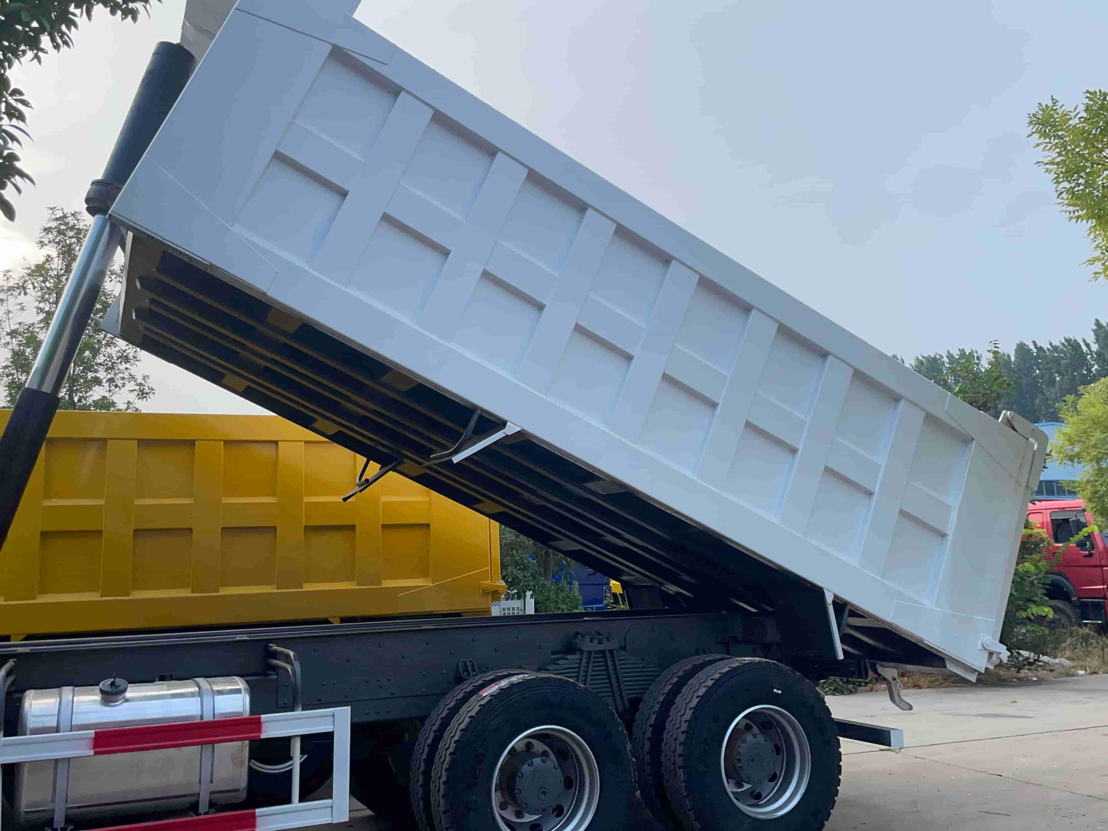 Consejos importantes de mantenimiento para camiones de volteo: cómo garantizar un transporte eficiente y sin problemas